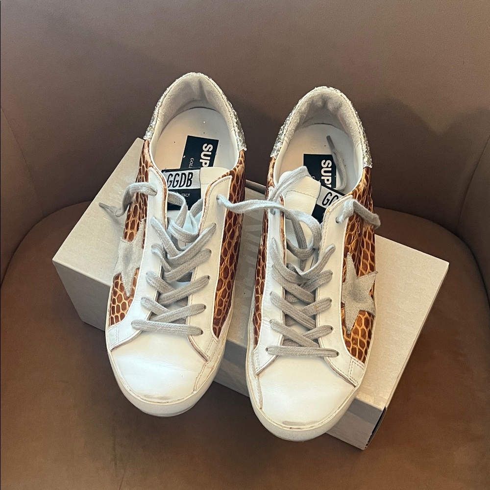 Golden Goose Women's White and Tan Sneakers